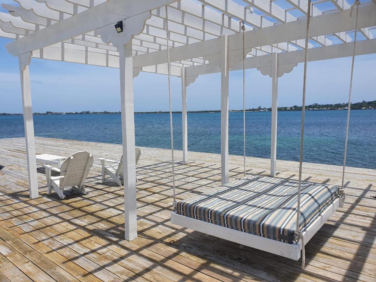 Sea Eye Hotel - Tropical Building Utila Dış mekan fotoğraf