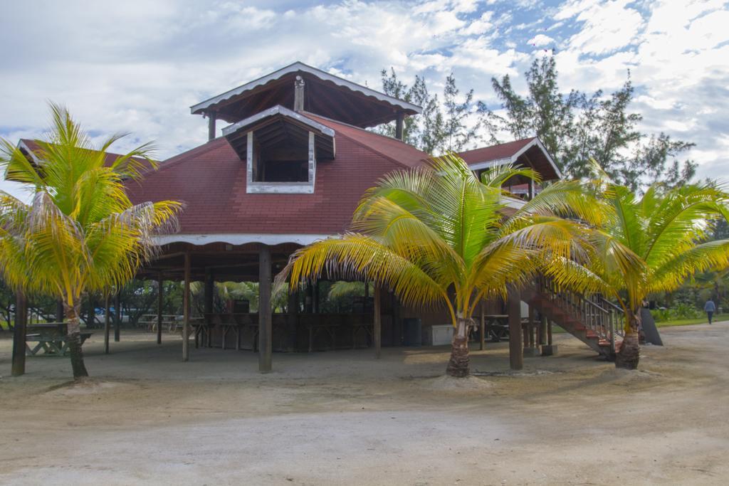 Sea Eye Hotel - Tropical Building Utila Dış mekan fotoğraf